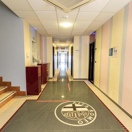 فندق Xxv Aprile Casa Per Ferie ألبينغا المظهر الخارجي الصورة