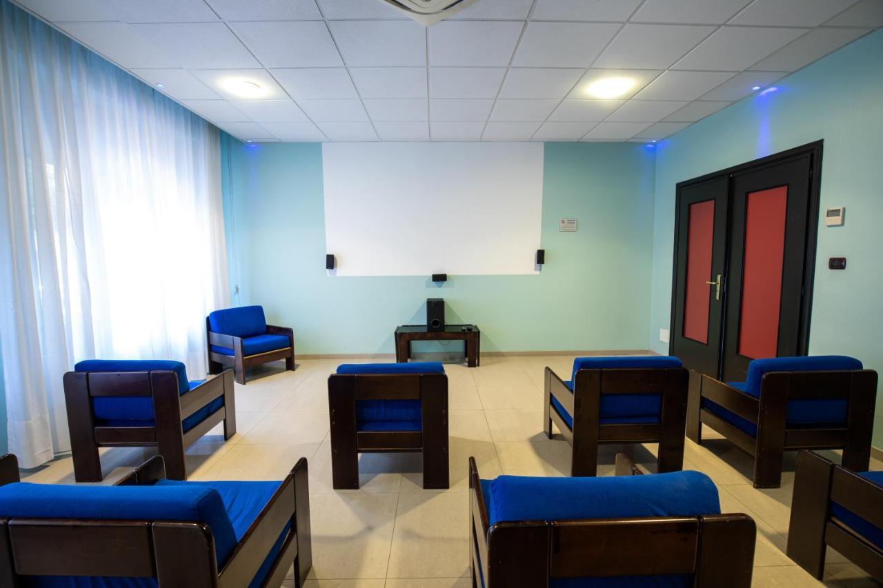 فندق Xxv Aprile Casa Per Ferie ألبينغا المظهر الخارجي الصورة