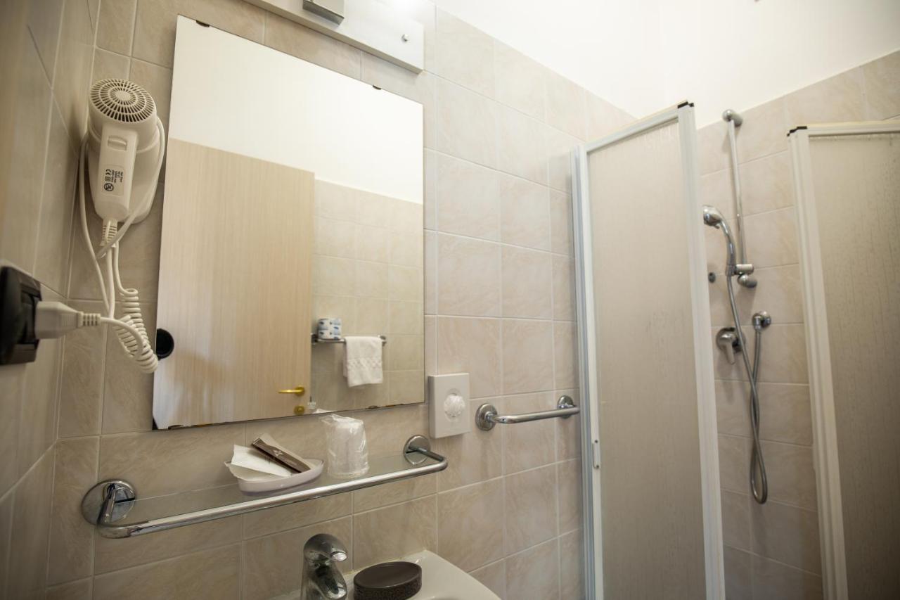 فندق Xxv Aprile Casa Per Ferie ألبينغا المظهر الخارجي الصورة
