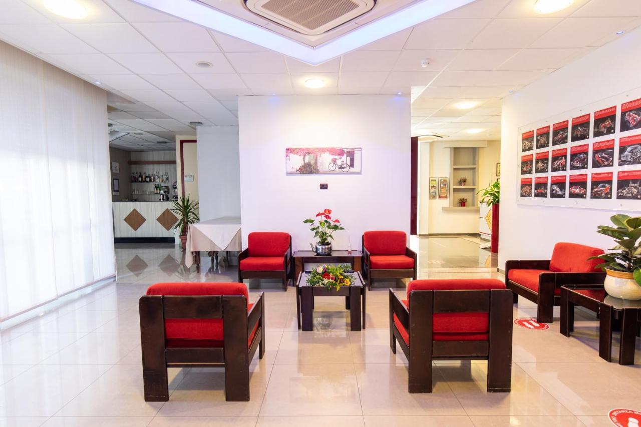 فندق Xxv Aprile Casa Per Ferie ألبينغا المظهر الخارجي الصورة